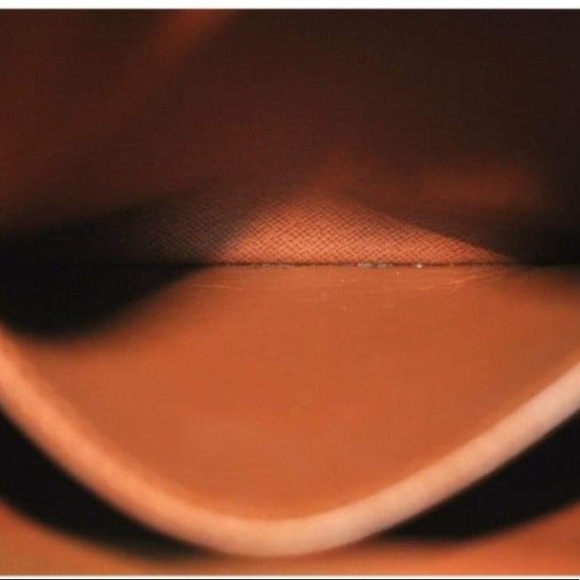 Amazon Crossbody Bag. The bag has the date code inside and designer Id of 871TH - Picture 9 of 12